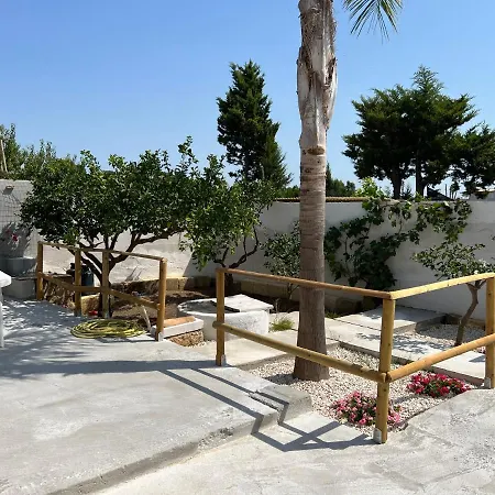 - Lo Stagnone Apartment *